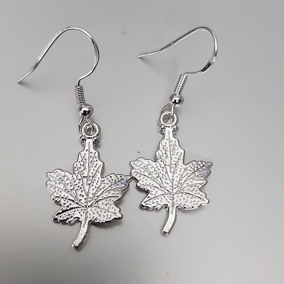 Fashion Jewelry Jewelry - 925S post Maple Leaf Earrings Tibeten Alloy Shiny Silver